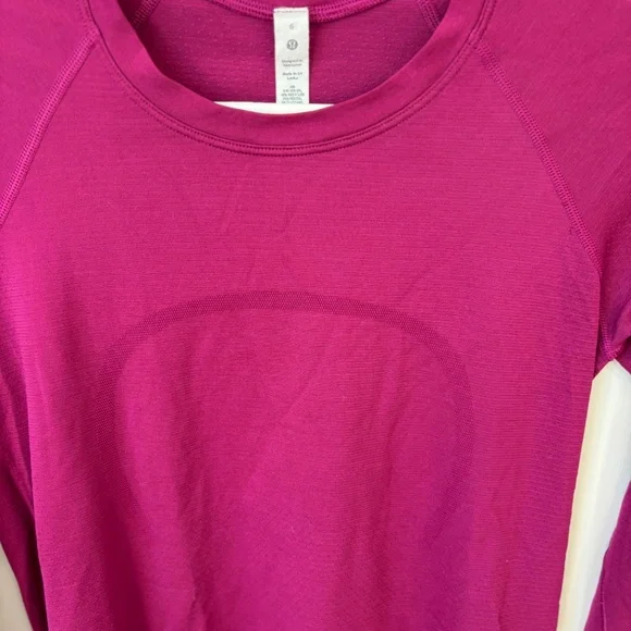 Lululemon swiftly tech long sleeve - Picture 3 of 3